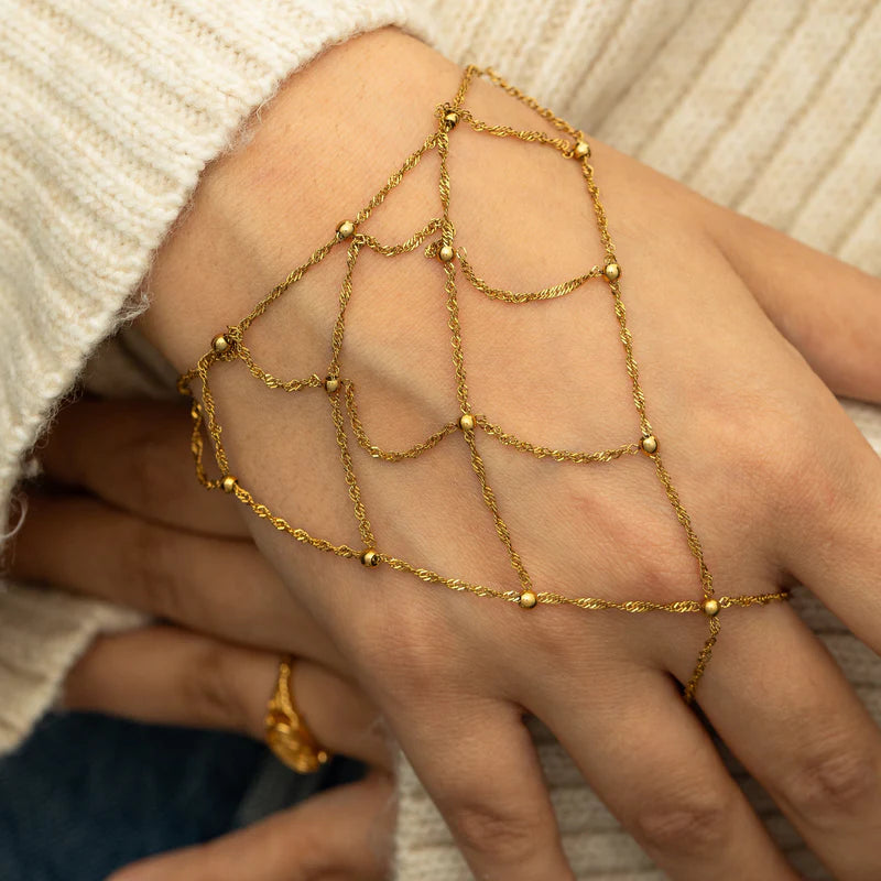 PREORDER Keffiyeh Fishnet Hand Chain