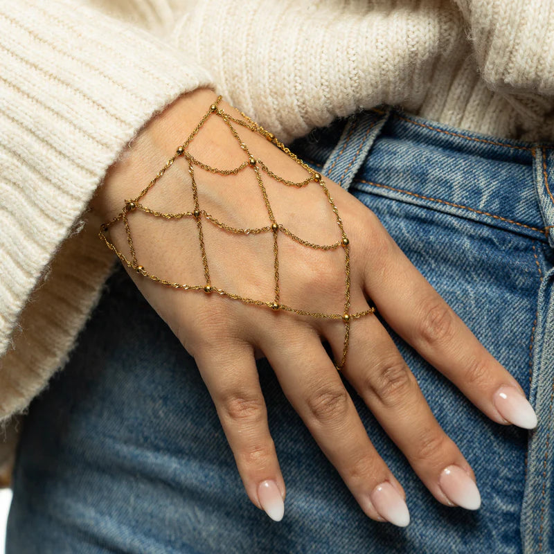 PREORDER Keffiyeh Fishnet Hand Chain