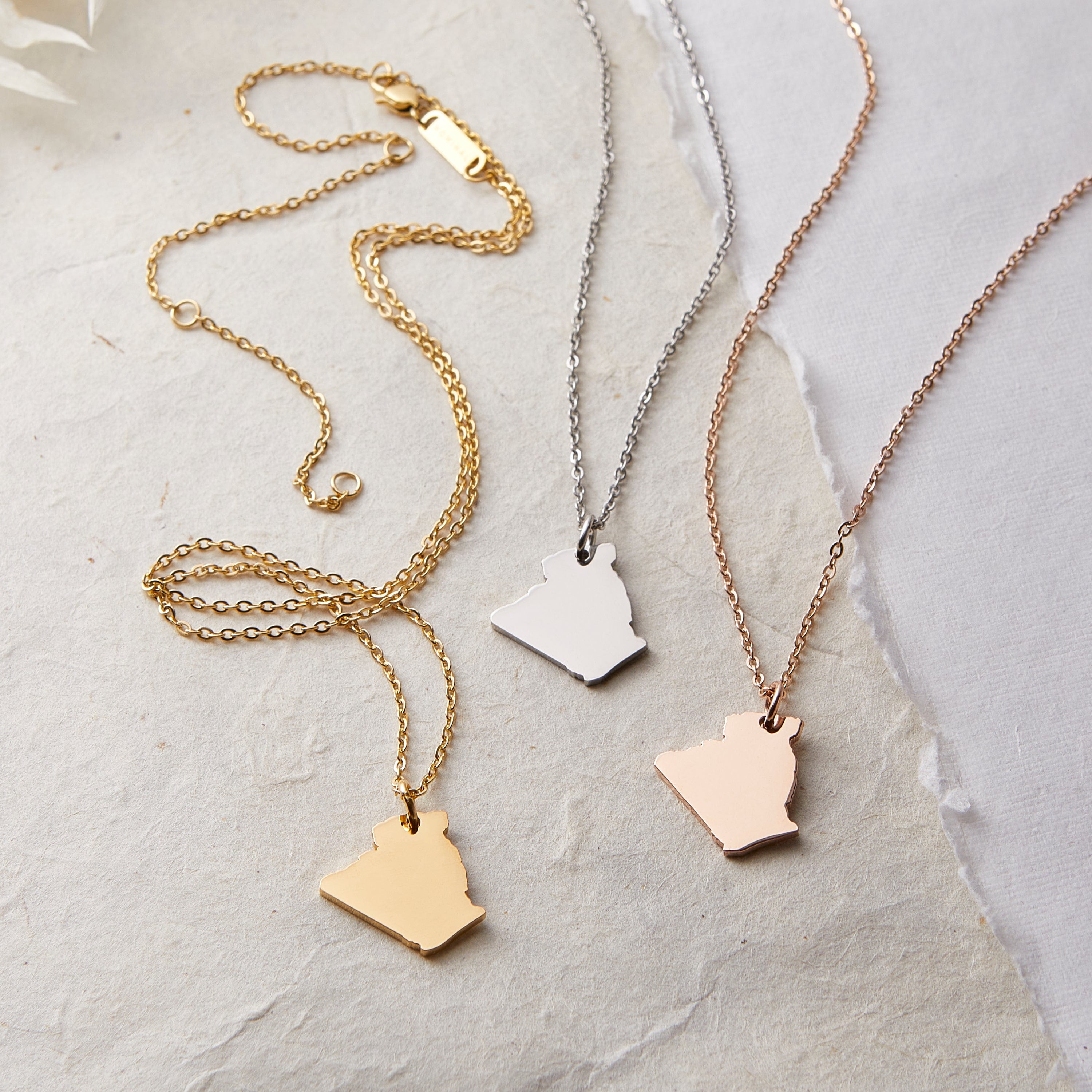 Country Map Necklace | Women - Nominal