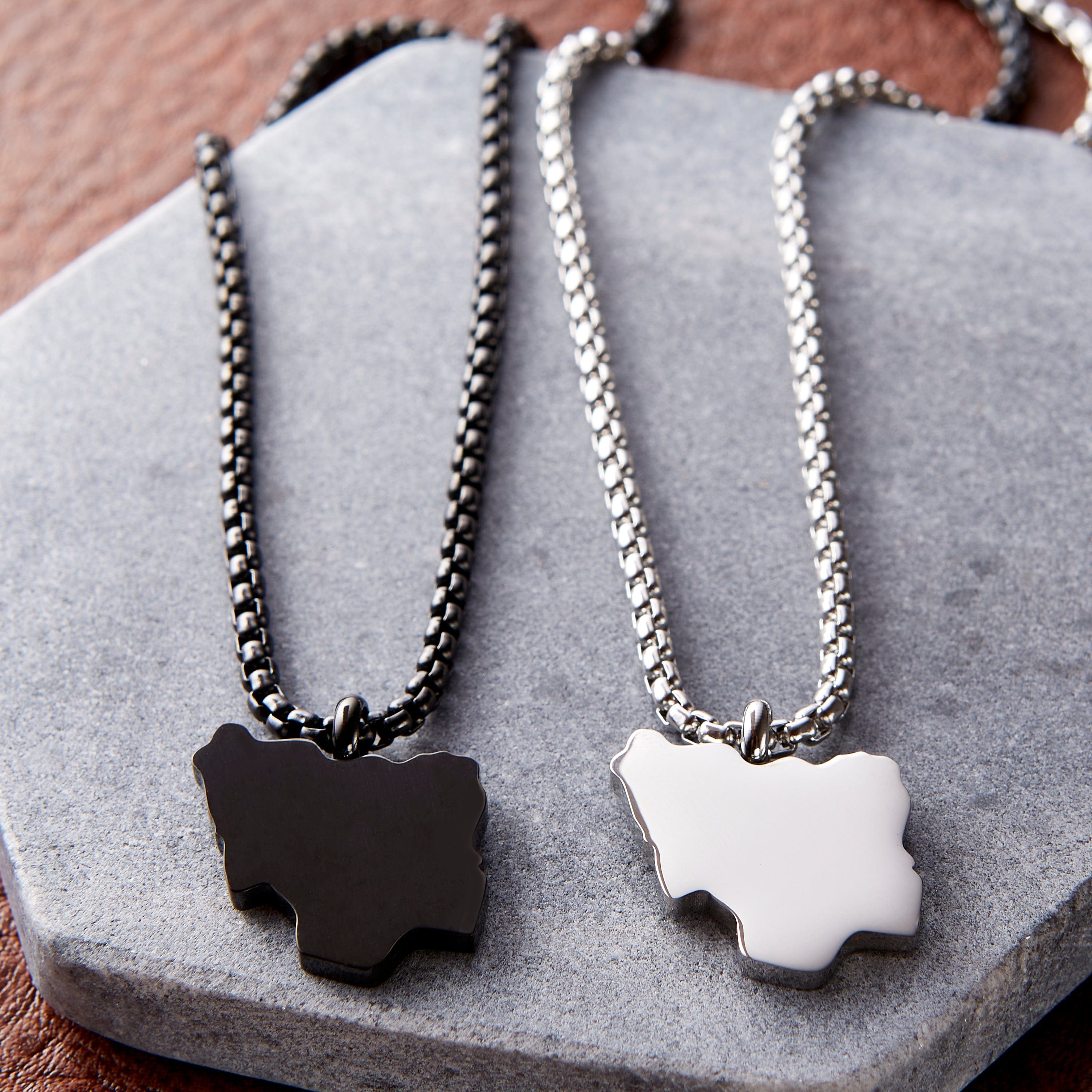 Country Map Necklace | Men - Nominal